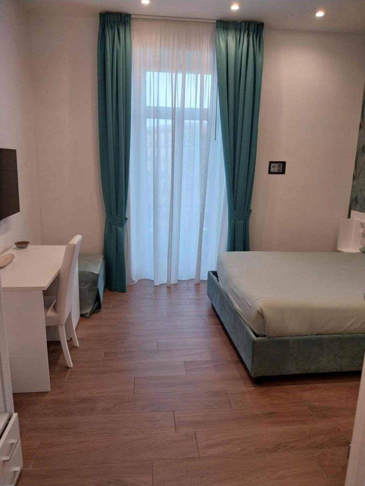 B&B Lungomare Sannazzaro نابولي المظهر الخارجي الصورة